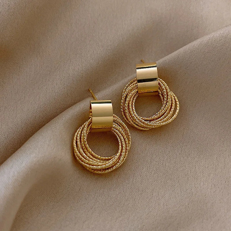 Vive Amari's Metal Gold Color Multiple Small Circle Stud Earrings for Women Jewelry Fashion Wedding Party Earrings Jewelry Gifts
