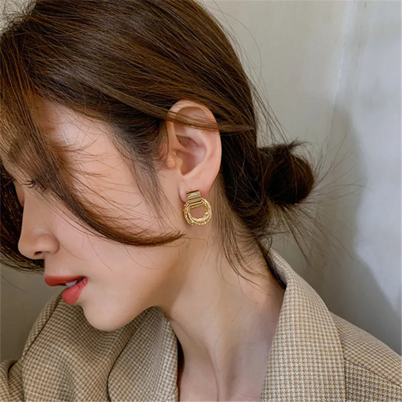 Vive Amari's Metal Gold Color Multiple Small Circle Stud Earrings for Women Jewelry Fashion Wedding Party Earrings Jewelry Gifts