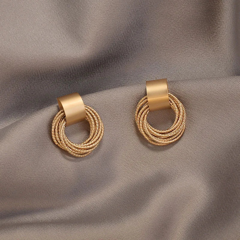 Vive Amari's Metal Gold Color Multiple Small Circle Stud Earrings for Women Jewelry Fashion Wedding Party Earrings Jewelry Gifts