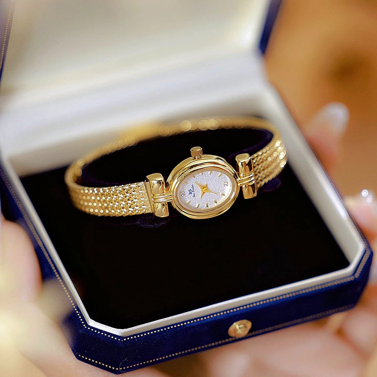 New Ladies Watches Vintage Luxury High Quality Gold Oval Small Wrist Watch Gift Women 2024 Fashion Golden Quartz Wristwatch
