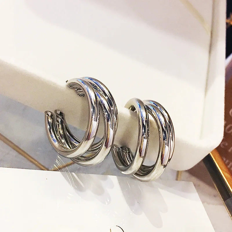 Vive Amari's Metal Gold Color Multiple Small Circle Stud Earrings for Women Jewelry Fashion Wedding Party Earrings Jewelry Gifts