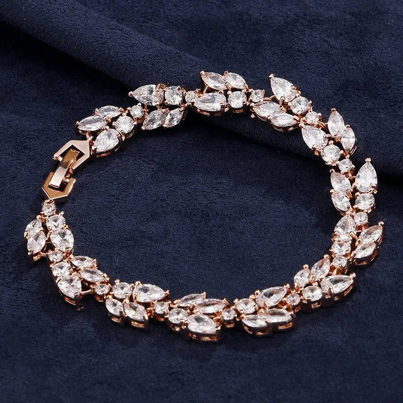 Vive Amari's High-End Bracelet Elegant Bracelet For Women Bracelet  Minimalist Design Jewelry Sparkling Bracelet For Party & Daily Wear