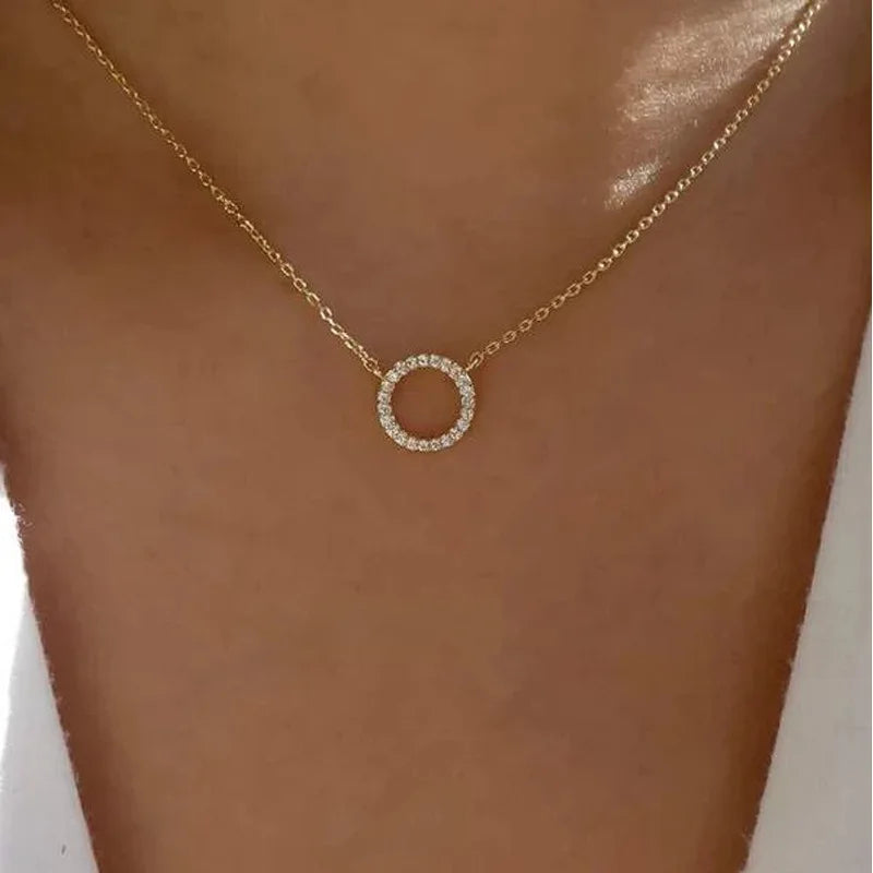 Fashion Trend Elegant Jewelry Simple Crystal Circle Pendant Necklace Golden Color Unquie Women Necklace Party Gift