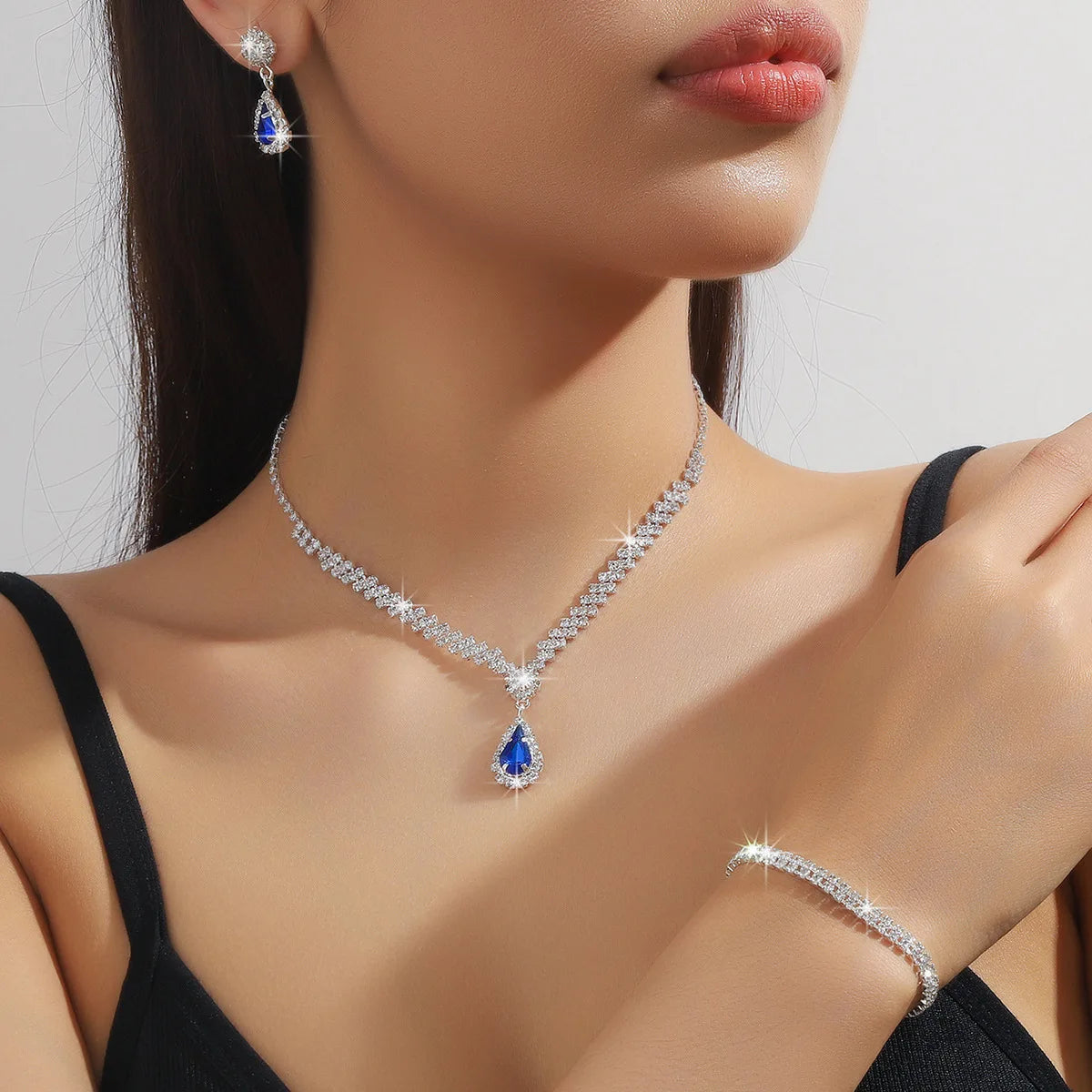 Vive Amari's Jewelry Set for Women, Earrings, Necklace, Bracelet, Three-Piece Jewelry Set, Luxurious and High-End Accessories