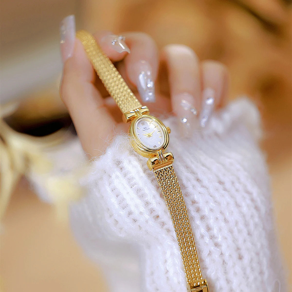 New Ladies Watches Vintage Luxury High Quality Gold Oval Small Wrist Watch Gift Women 2024 Fashion Golden Quartz Wristwatch