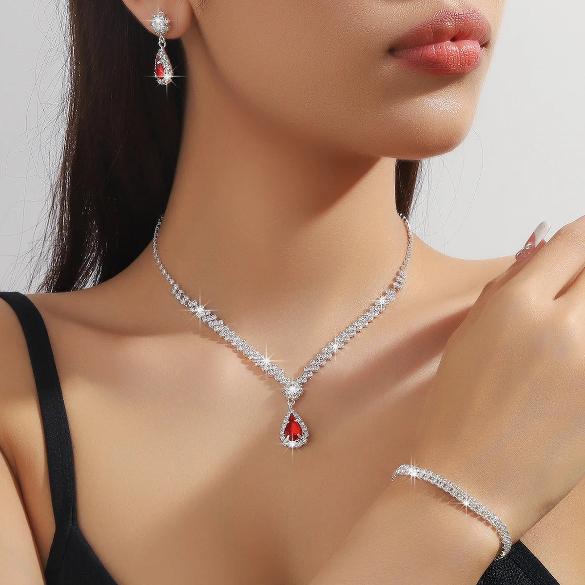 Vive Amari's Jewelry Set for Women, Earrings, Necklace, Bracelet, Three-Piece Jewelry Set, Luxurious and High-End Accessories