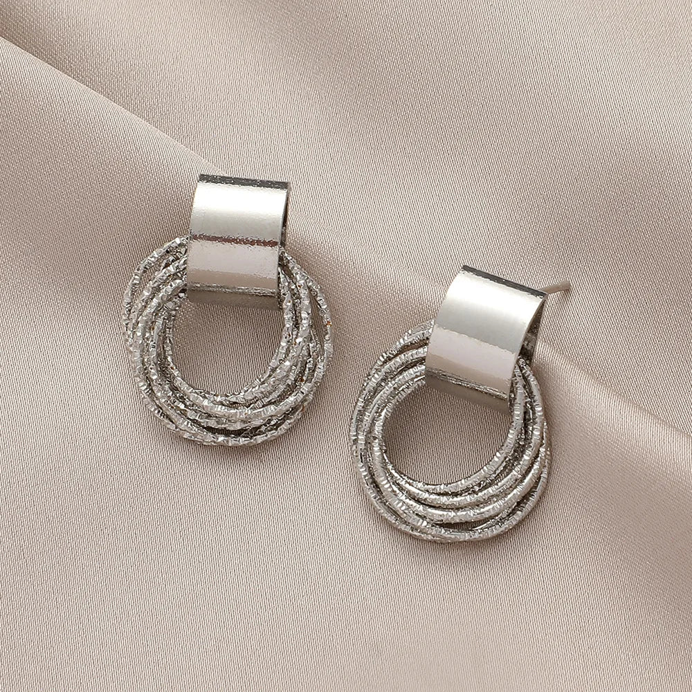 Vive Amari's Metallic Gold Color Multiple Small Circle Pendant Earrings New Jewelry Fashion Wedding Party Earrings For Woman Gift