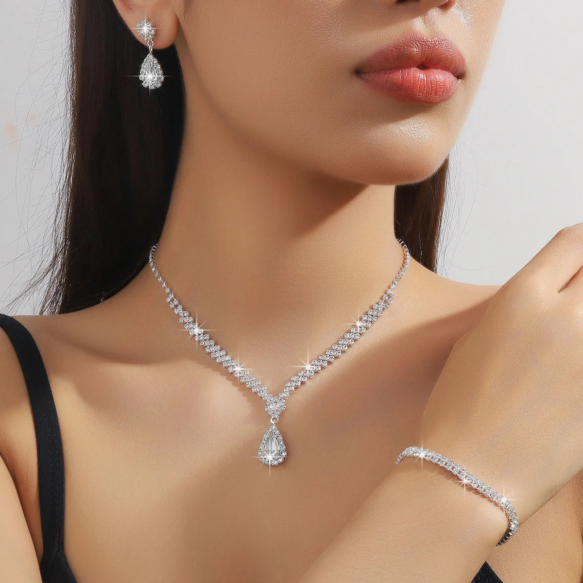 Vive Amari's Jewelry Set for Women, Earrings, Necklace, Bracelet, Three-Piece Jewelry Set, Luxurious and High-End Accessories