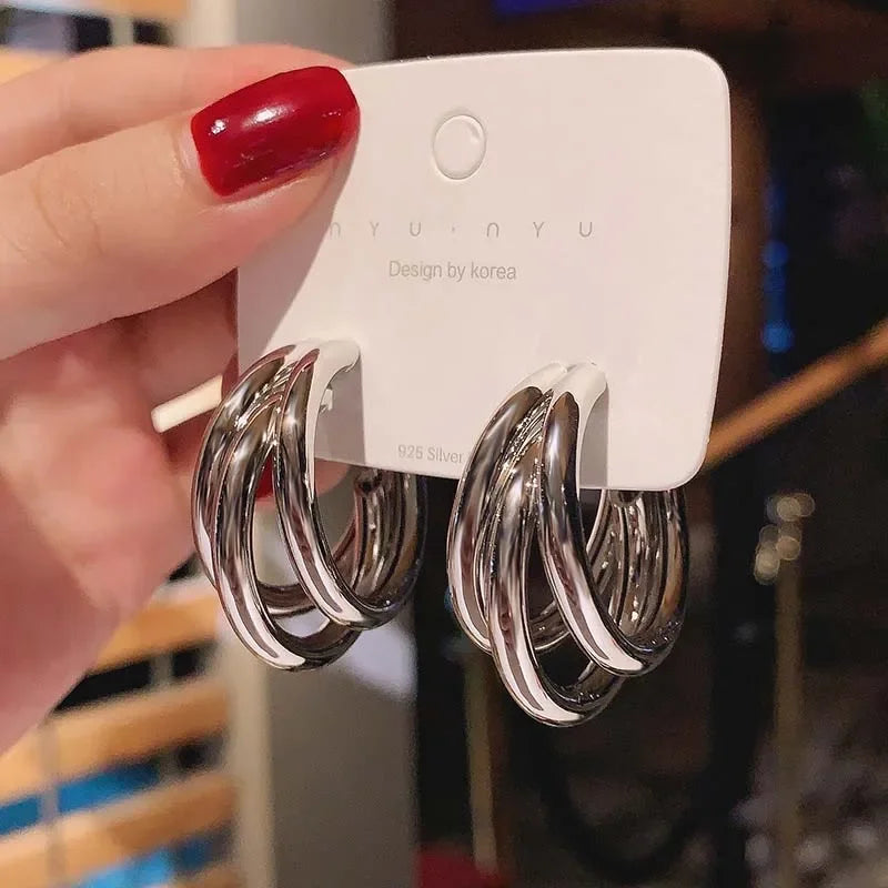 Elegant Gold Hoop Earrings – Vive Amari & Co.