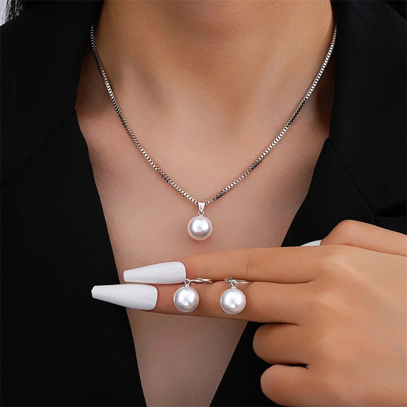 3-Piece Pearl Jewelry Set – Elegant Round Pearl Necklace & Earrings for Women