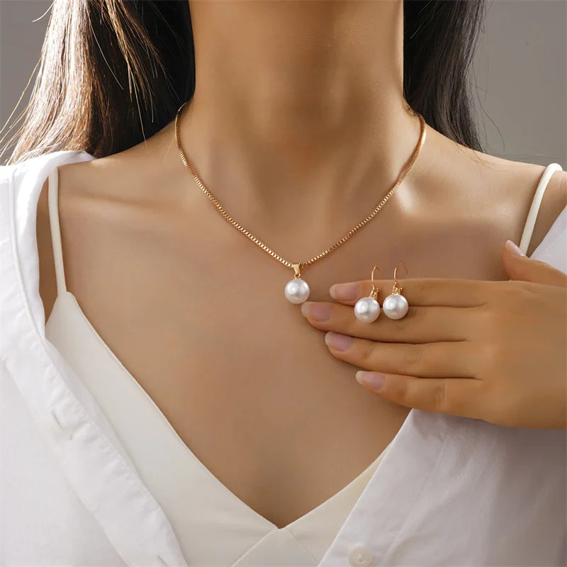 3-Piece Pearl Jewelry Set – Elegant Round Pearl Necklace & Earrings for Women