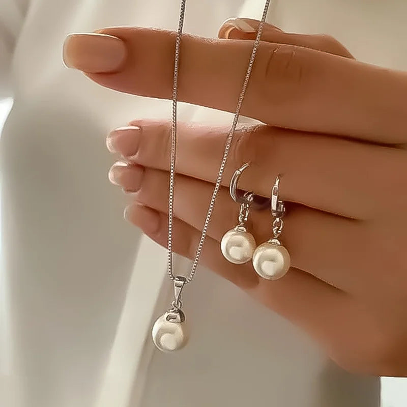 3-Piece Pearl Jewelry Set – Elegant Round Pearl Necklace & Earrings for Women