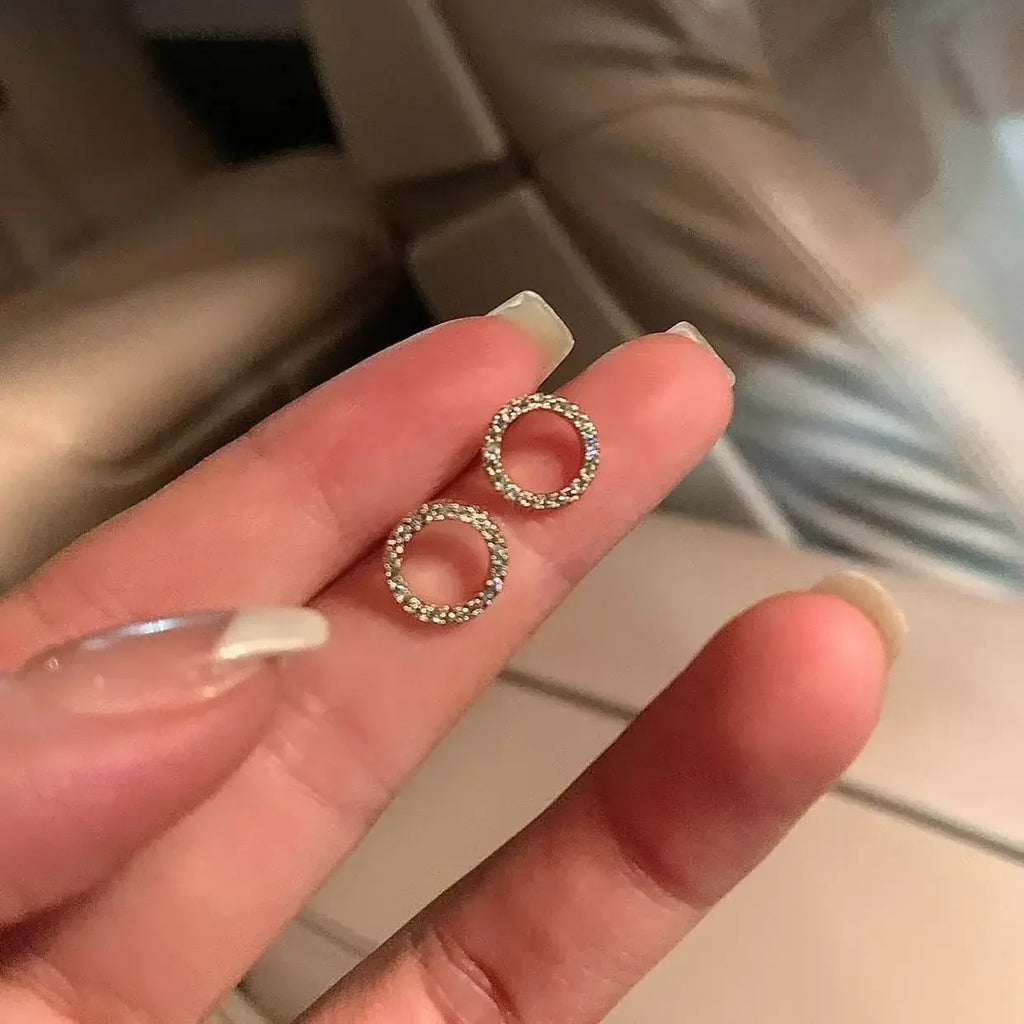 Crystal Circle Gold Pendant Necklace – Vive Amari & Co.